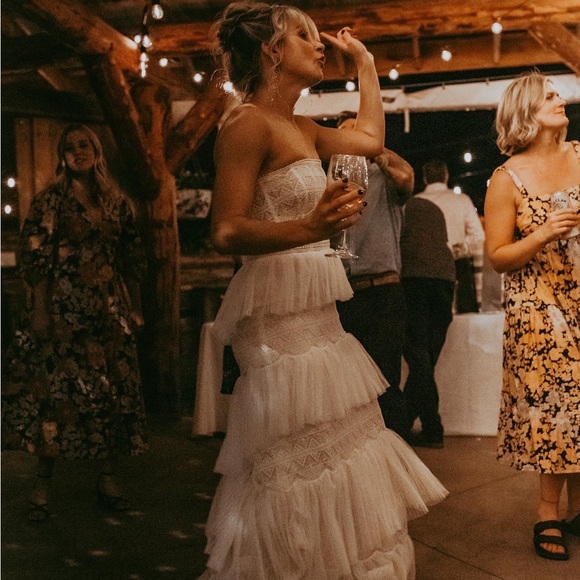 Wedding Dress - Picture 9 of 15